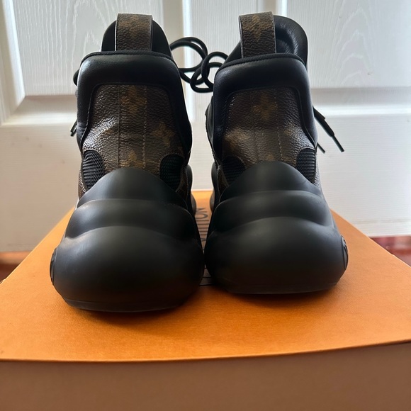 Louis Vuitton Archlight Sneaker - Picture 2 of 4
